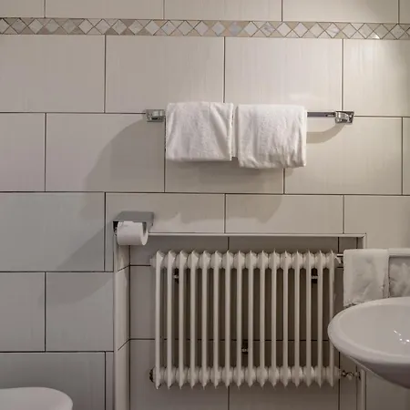 Garni Jagerhof Hotel *